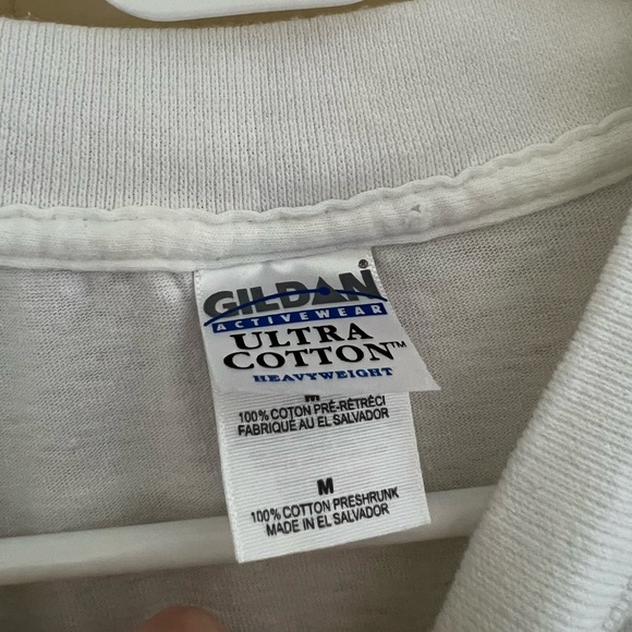 ⚪️GILDAN: Men’s size M, “30th Bloomsday” white long sleeve t-shirt, preowned. - Picture 3 of 8